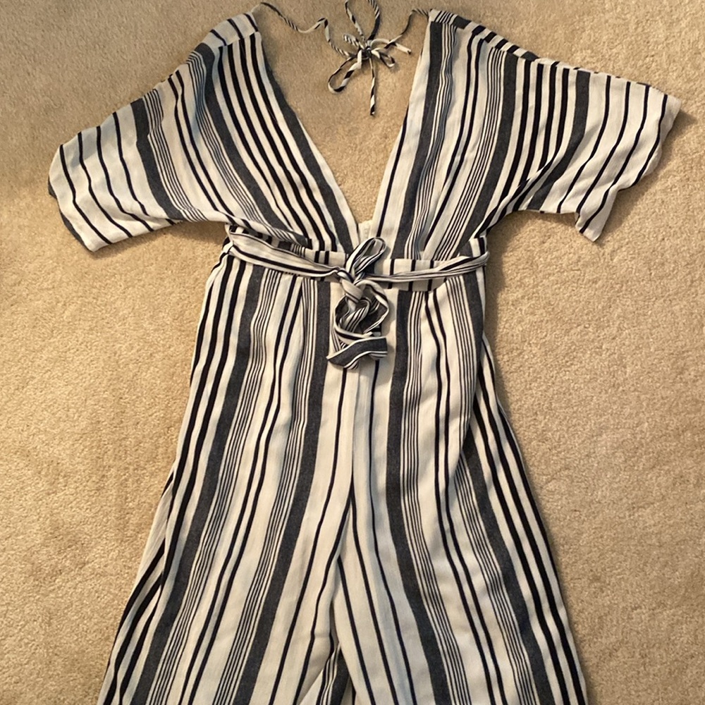Sadie & Sage medium jumpsuit - Picture 2 of 9